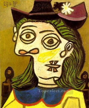 Tete de femme au chapeau mauve 1939 Cubist Oil Paintings